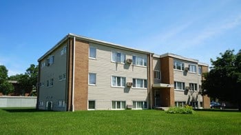 Park Place Off Broadway Apartments exterior
